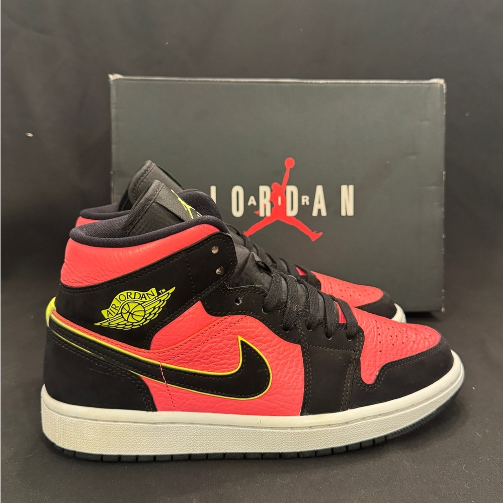 Jordan 1 Mid Black Hot Punch Women’s Size 8 Pre-owned BQ6472-006